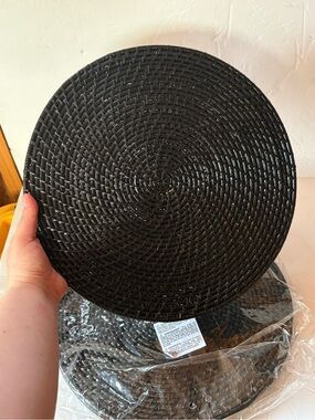 NWT - 6pc: Artesia Crate & Barrel Circle Woven Black Placemats
